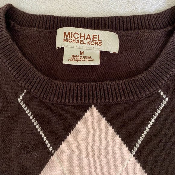 Brown dressy t-shirt with pink argyle pattern - Picture 4 of 6